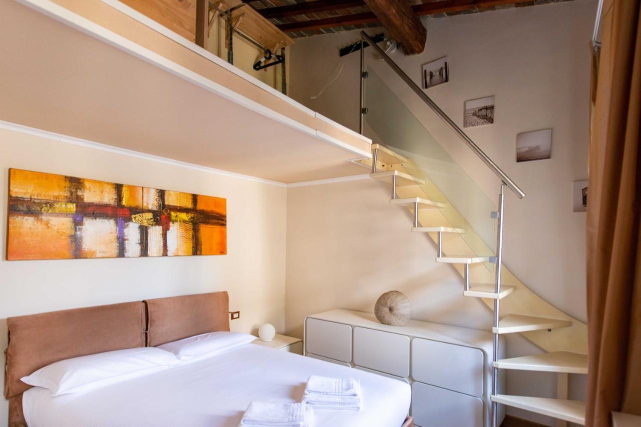 Modern, Bright Near Boboli Gardens & Santo Spirito - Homeunity * Florenz